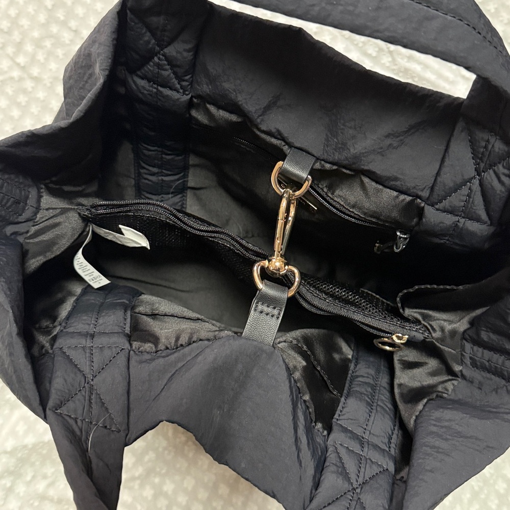 Lululemon On My Level Bag - Picture 5 of 14